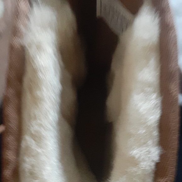 Shoes - Picture 4 of 4